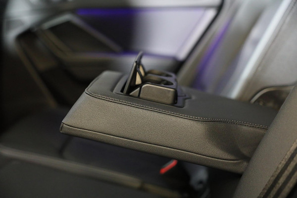 Audi Q3 45 TFSI e S Line Competition / SONOS / Memory / Camera / Lane Assist / Open Panoramadak / Led / Pdc / 21 Inch