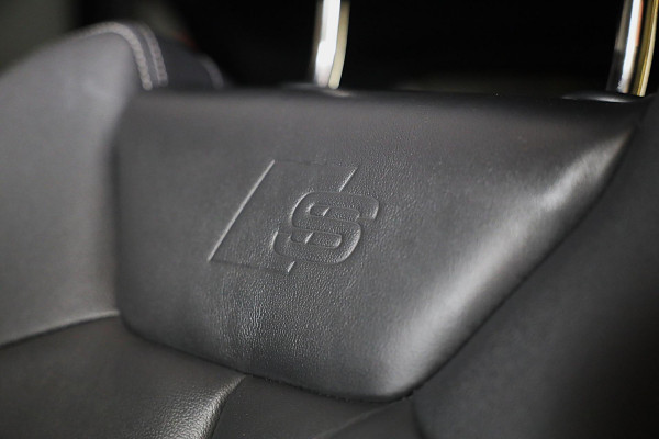 Audi Q3 45 TFSI e S Line Competition / SONOS / Memory / Camera / Lane Assist / Open Panoramadak / Led / Pdc / 21 Inch