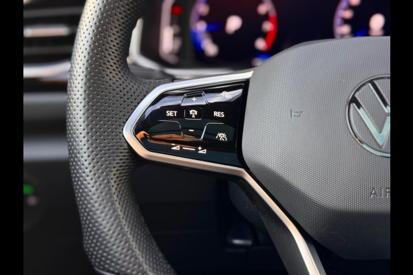 Volkswagen T-Roc 1.5 TSI 3x R-Line Pano/IQ.Light/Keyless/Camera