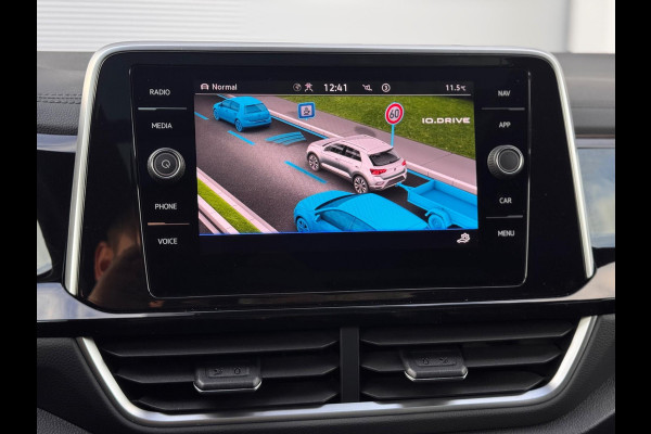 Volkswagen T-Roc 1.5 TSI 3x R-Line Pano/IQ.Light/Keyless/Camera