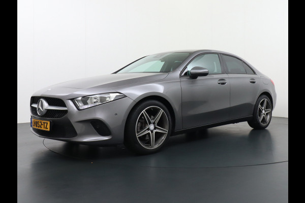 Mercedes-Benz A-Klasse 180 Navi Virtual-Cockpit Camera Ecc Cruise Control Pdc Keyless Stoelverwarming Regen-Lichtsensor Led Lmv Bluetooth