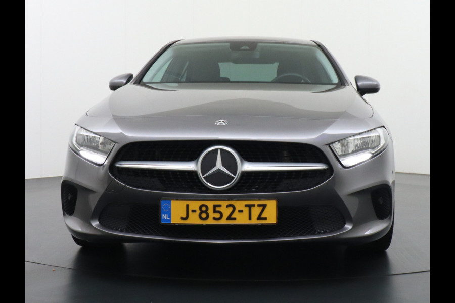 Mercedes-Benz A-Klasse 180 Navi Virtual-Cockpit Camera Ecc Cruise Control Pdc Keyless Stoelverwarming Regen-Lichtsensor Led Lmv Bluetooth