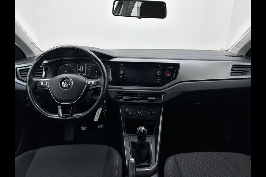 Volkswagen Polo Occasion 1.0 TSI Comfortline | Grijs | Tweedehands Volkswagen polo | Cruisecontrol | Airco | Carplay audio