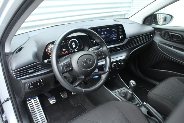 Hyundai Bayon 1.0 T-GDI 101pk MHEV Comfort NL-Auto NAP Airco Cruise Carplay Camera Dig. Cockpit 16"LMV Trekhaak 1110kg
