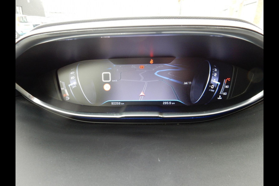 Peugeot 3008 1.2 PURE TECH ALLURE*1/2 LEDER*PANODAK*NAVI*CAMERA*