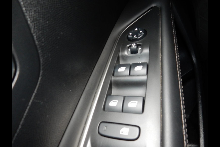 Peugeot 3008 1.2 PURE TECH ALLURE*1/2 LEDER*PANODAK*NAVI*CAMERA*