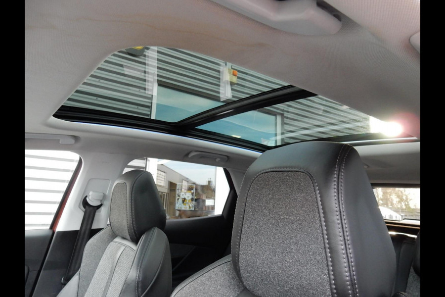 Peugeot 3008 1.2 PURE TECH ALLURE*1/2 LEDER*PANODAK*NAVI*CAMERA*