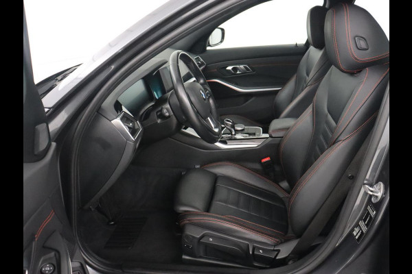 BMW 3 Serie 318i High Executive | Sport Line | Leder | Stoelverwarming | Camera | Sportstoelen | Carplay | Sfeerverlichting | Live Cockpit | Navigatie | Full LED | Climate control | Park Assist | Cruise control