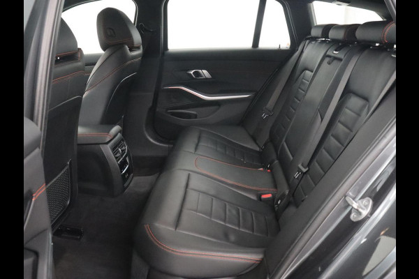 BMW 3 Serie 318i High Executive | Sport Line | Leder | Stoelverwarming | Camera | Sportstoelen | Carplay | Sfeerverlichting | Live Cockpit | Navigatie | Full LED | Climate control | Park Assist | Cruise control