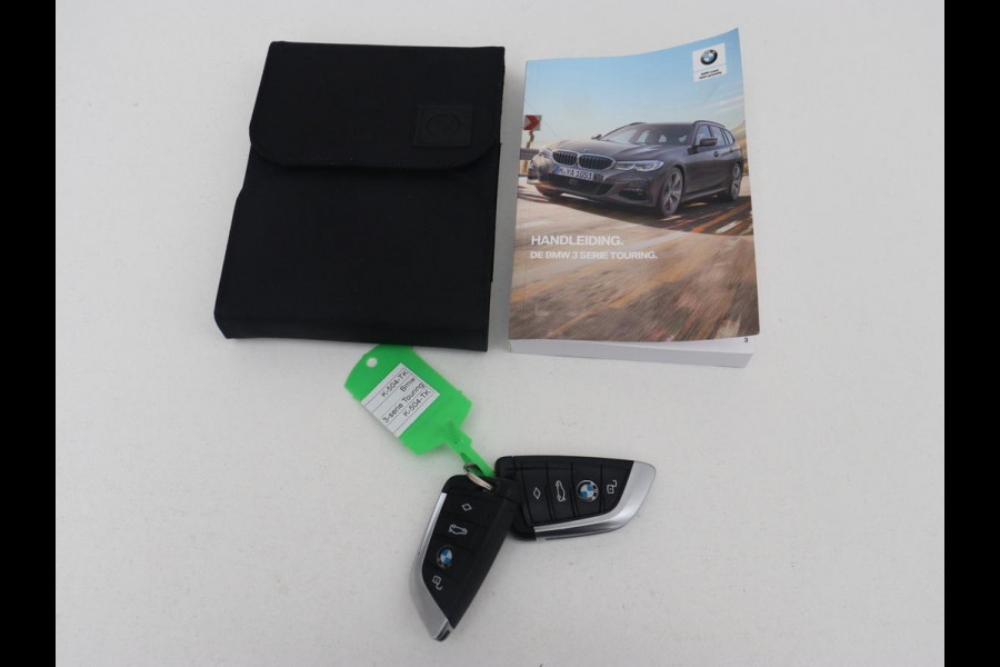 BMW 3 Serie 318i High Executive | Sport Line | Leder | Stoelverwarming | Camera | Sportstoelen | Carplay | Sfeerverlichting | Live Cockpit | Navigatie | Full LED | Climate control | Park Assist | Cruise control