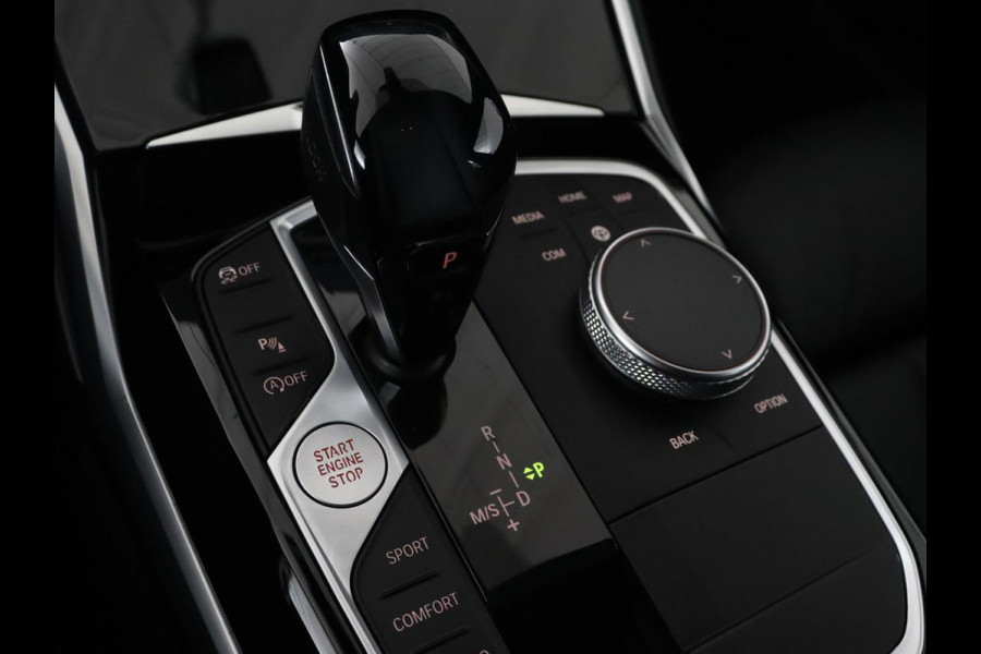 BMW 3 Serie 318i High Executive | Sport Line | Leder | Stoelverwarming | Camera | Sportstoelen | Carplay | Sfeerverlichting | Live Cockpit | Navigatie | Full LED | Climate control | Park Assist | Cruise control