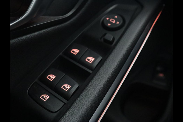 BMW 3 Serie 318i High Executive | Sport Line | Leder | Stoelverwarming | Camera | Sportstoelen | Carplay | Sfeerverlichting | Live Cockpit | Navigatie | Full LED | Climate control | Park Assist | Cruise control
