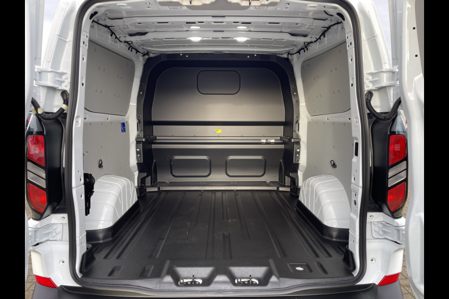 Ford Transit Custom 320 2.0 TDCI L2H1 Trend DC / NIEUW / BPM vrij / 5 persoons / direct leverbaar ! / originele Ford affabriek dubbel cabine / omvormer / dubbele schuifdeur