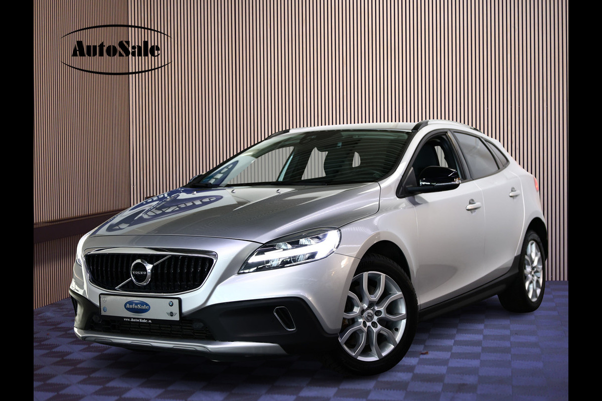 Volvo V40 Cross Country 1.5 T3 Momentum 52000 km ! AUTOMAAT NAV CAMERA '17