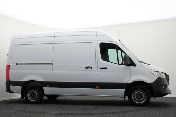 Mercedes-Benz Sprinter 317 CDI L2H2 Airco, Cruise, Chauffeursstoel, Camera, Rijstrooksensor, Trekhaak, DAB