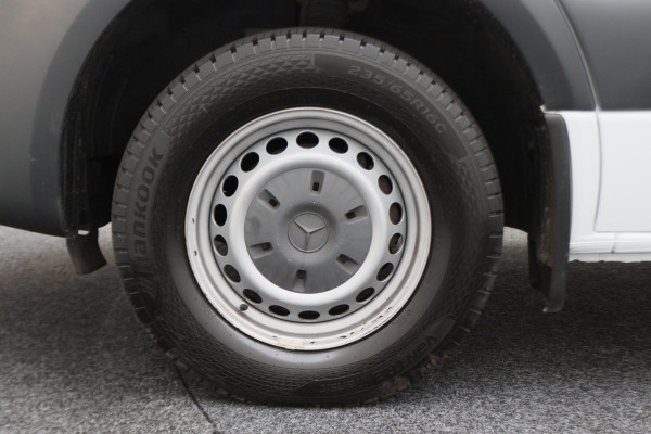 Mercedes-Benz Sprinter 317 CDI L2H2 Airco, Cruise, Chauffeursstoel, Camera, Rijstrooksensor, Trekhaak, DAB