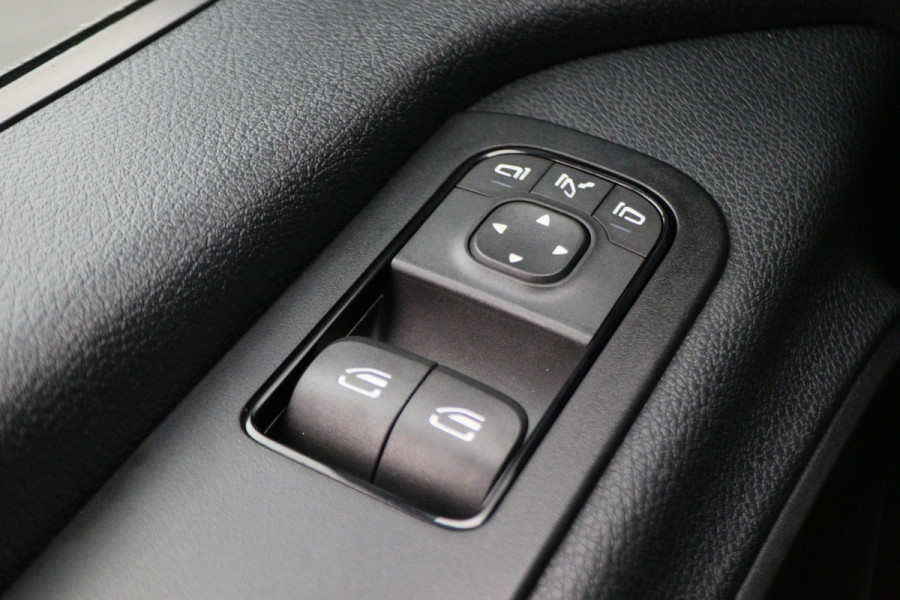 Mercedes-Benz Sprinter 317 CDI L2H2 Airco, Cruise, Chauffeursstoel, Camera, Rijstrooksensor, Trekhaak, DAB