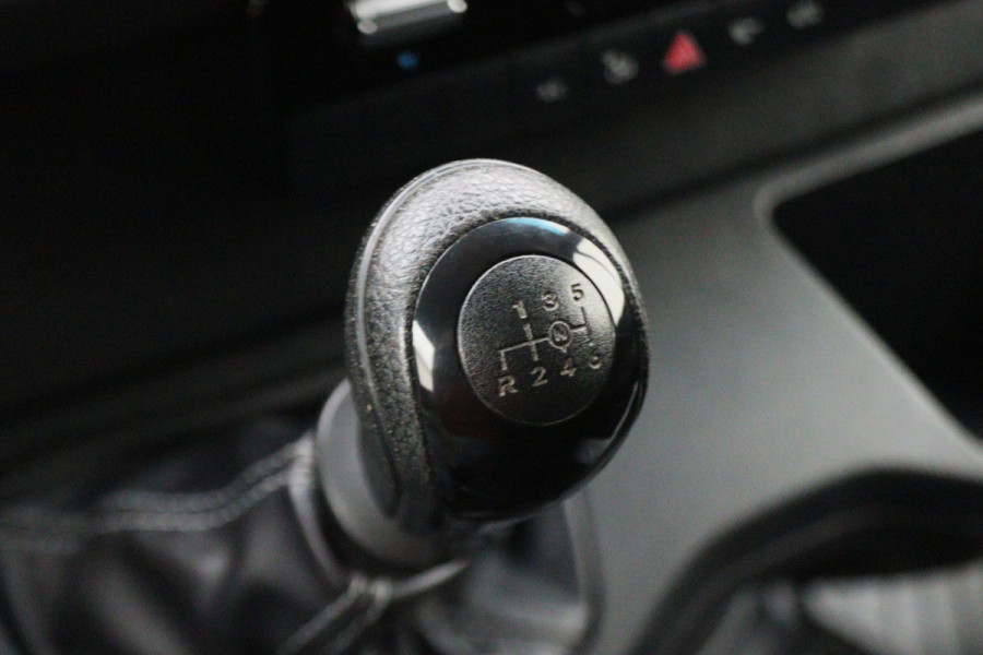 Mercedes-Benz Sprinter 317 CDI L2H2 Airco, Cruise, Chauffeursstoel, Camera, Rijstrooksensor, Trekhaak, DAB