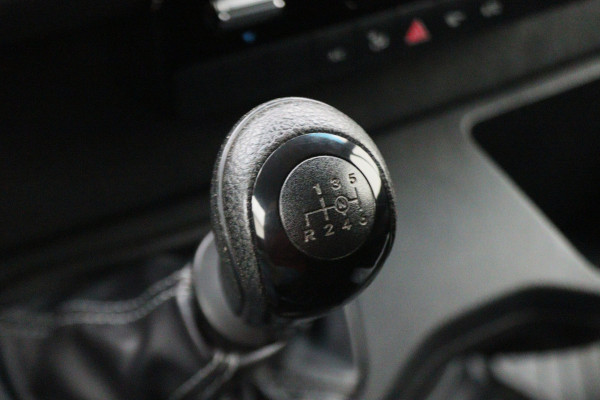 Mercedes-Benz Sprinter 317 CDI L2H2 Airco, Cruise, Chauffeursstoel, Camera, Rijstrooksensor, Trekhaak, DAB