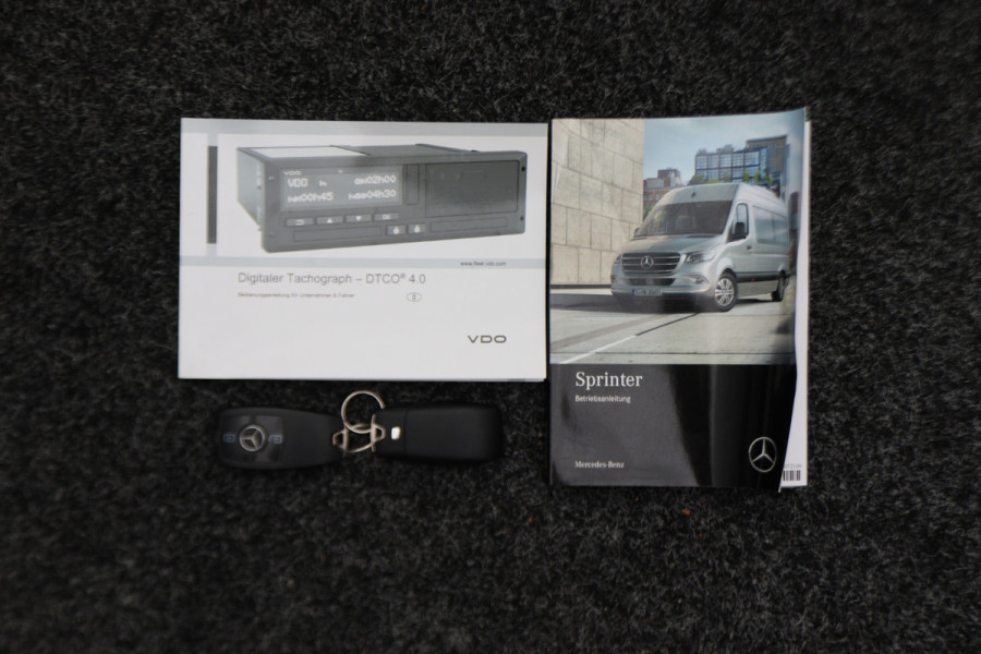 Mercedes-Benz Sprinter 317 CDI L2H2 Airco, Cruise, Chauffeursstoel, Camera, Rijstrooksensor, Trekhaak, DAB