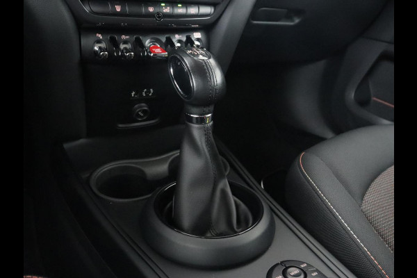 MINI Countryman 1.5 Cooper Chili | Automaat | Full LED | Navigatie | Parkeerhulp | Climate control | 17'' | Bluetooth | Cruise control