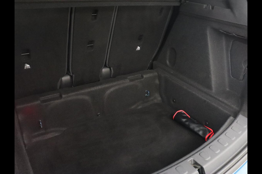 MINI Countryman 1.5 Cooper Chili | Automaat | Full LED | Navigatie | Parkeerhulp | Climate control | 17'' | Bluetooth | Cruise control