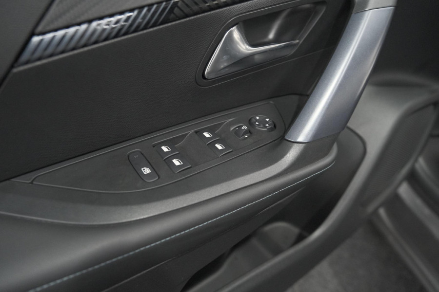 Peugeot 2008 PureTech 130 Allure Pack | Adaptieve Cruise Control | Stoelverwarming | Camera | Apple Carplay