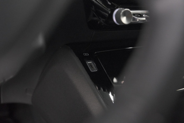 Peugeot 2008 PureTech 130 Allure Pack | Adaptieve Cruise Control | Stoelverwarming | Camera | Apple Carplay
