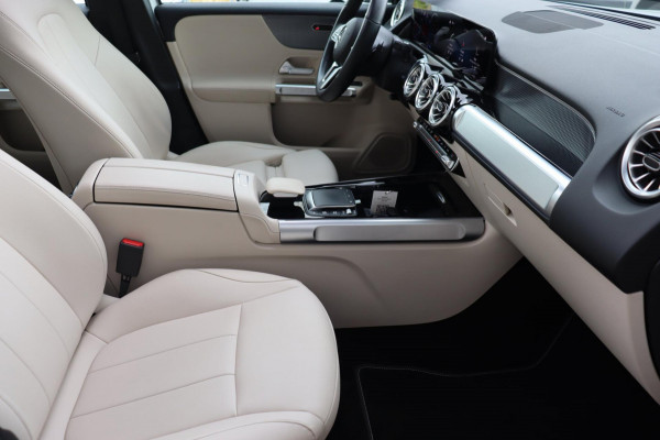 Mercedes-Benz Glb 200 Bus.Sol. Luxury org.NL el.trekhaak schuifdak leer+vw camera parkeerhulp
