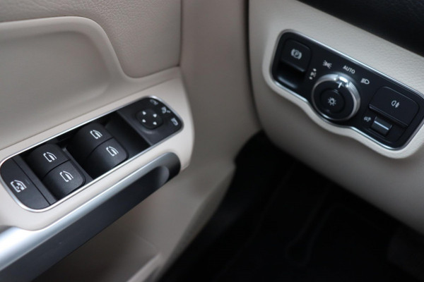 Mercedes-Benz Glb 200 Bus.Sol. Luxury org.NL el.trekhaak schuifdak leer+vw camera parkeerhulp