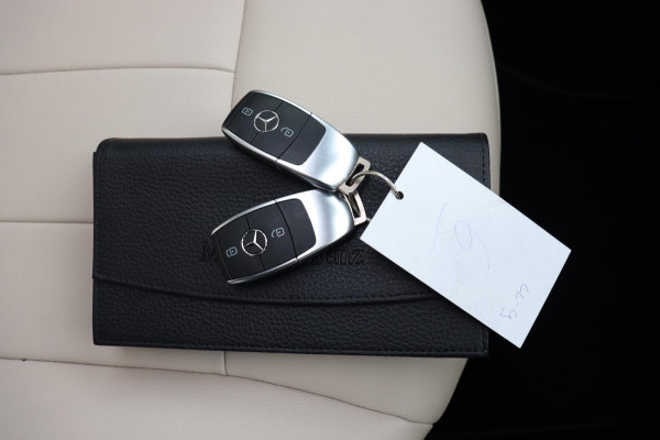Mercedes-Benz Glb 200 Bus.Sol. Luxury org.NL el.trekhaak schuifdak leer+vw camera parkeerhulp