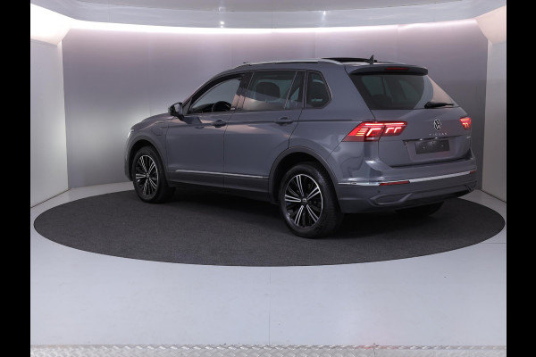 Volkswagen Tiguan 1.4 TSI eHybrid Life Active 245 pk Automaat (DSG) | Navigatie via App | Panoramadak | Trekhaak (wergklapbaar) Parkeersensoren | Stoelverwarming v/a |