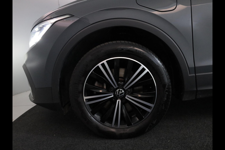 Volkswagen Tiguan 1.4 TSI eHybrid Life Active 245 pk Automaat (DSG) | Navigatie via App | Panoramadak | Trekhaak (wergklapbaar) Parkeersensoren | Stoelverwarming v/a |
