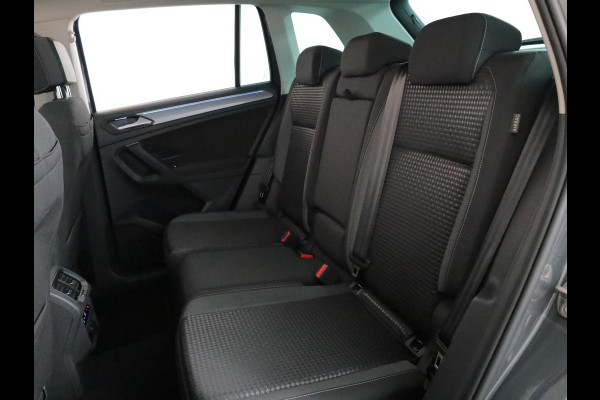 Volkswagen Tiguan 1.4 TSI eHybrid Life Active 245 pk Automaat (DSG) | Navigatie via App | Panoramadak | Trekhaak (wergklapbaar) Parkeersensoren | Stoelverwarming v/a |