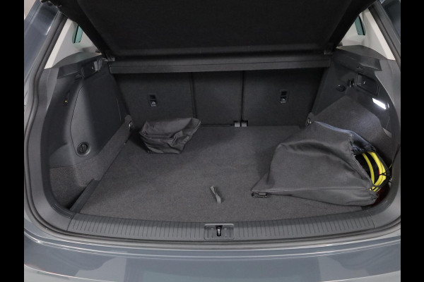 Volkswagen Tiguan 1.4 TSI eHybrid Life Active 245 pk Automaat (DSG) | Navigatie via App | Panoramadak | Trekhaak (wergklapbaar) Parkeersensoren | Stoelverwarming v/a |