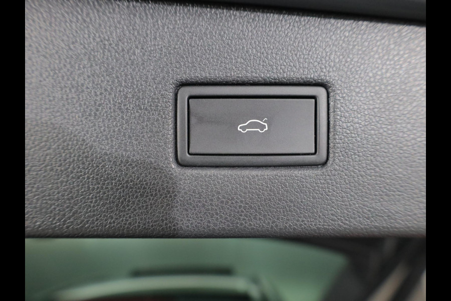 Volkswagen Tiguan 1.4 TSI eHybrid Life Active 245 pk Automaat (DSG) | Navigatie via App | Panoramadak | Trekhaak (wergklapbaar) Parkeersensoren | Stoelverwarming v/a |