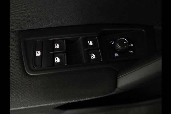 Volkswagen Tiguan 1.4 TSI eHybrid Life Active 245 pk Automaat (DSG) | Navigatie via App | Panoramadak | Trekhaak (wergklapbaar) Parkeersensoren | Stoelverwarming v/a |