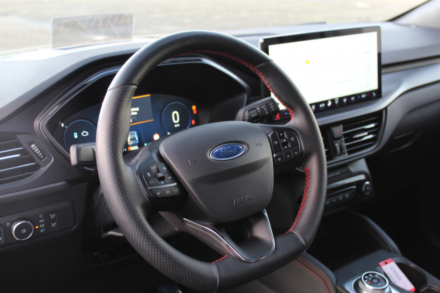 Ford Kuga 2.5-243pk PHEV ST-Line X. Van €. 54.937,- voor €. 43.735,- ! Trekgewicht van 2.100kg ! Elektr. verstelb. AGR stoelen voor, Stoel-, stuur-, voorraam- en achterbank verwarming, Elektr. panorama/schuif-kanteldak , Trekhaak elektr. wegklapbaar, B&O soundsyst. etc.