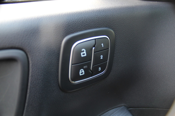 Ford Kuga 2.5-243pk PHEV ST-Line X. Van €. 54.937,- voor €. 43.735,- ! Trekgewicht van 2.100kg ! Elektr. verstelb. AGR stoelen voor, Stoel-, stuur-, voorraam- en achterbank verwarming, Elektr. panorama/schuif-kanteldak , Trekhaak elektr. wegklapbaar, B&O soundsyst. etc.