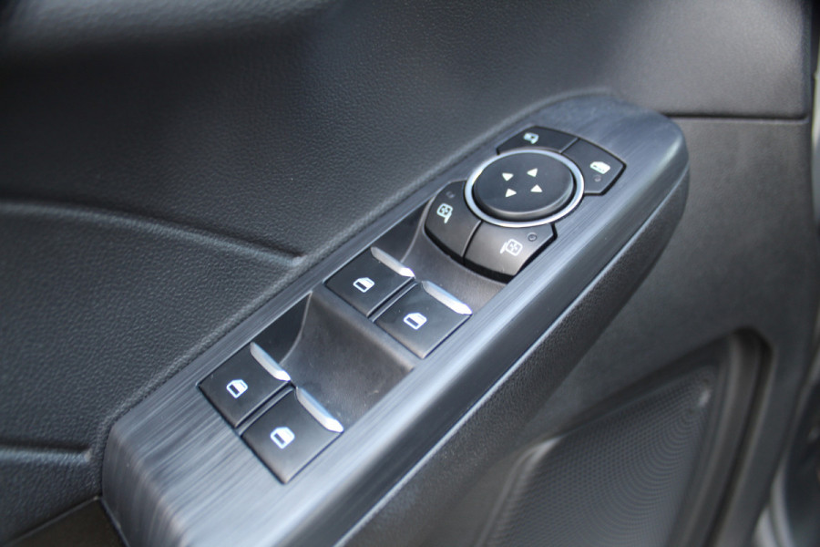 Ford Kuga 2.5-243pk PHEV ST-Line X. Van €. 54.937,- voor €. 43.735,- ! Trekgewicht van 2.100kg ! Elektr. verstelb. AGR stoelen voor, Stoel-, stuur-, voorraam- en achterbank verwarming, Elektr. panorama/schuif-kanteldak , Trekhaak elektr. wegklapbaar, B&O soundsyst. etc.