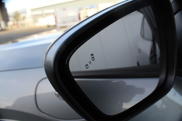 Ford Kuga 2.5-243pk PHEV ST-Line X. Van €. 54.937,- voor €. 43.735,- ! Trekgewicht van 2.100kg ! Elektr. verstelb. AGR stoelen voor, Stoel-, stuur-, voorraam- en achterbank verwarming, Elektr. panorama/schuif-kanteldak , Trekhaak elektr. wegklapbaar, B&O soundsyst. etc.