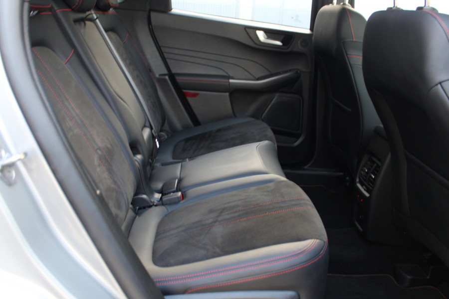 Ford Kuga 2.5-243pk PHEV ST-Line X. Van €. 54.937,- voor €. 43.735,- ! Trekgewicht van 2.100kg ! Elektr. verstelb. AGR stoelen voor, Stoel-, stuur-, voorraam- en achterbank verwarming, Elektr. panorama/schuif-kanteldak , Trekhaak elektr. wegklapbaar, B&O soundsyst. etc.