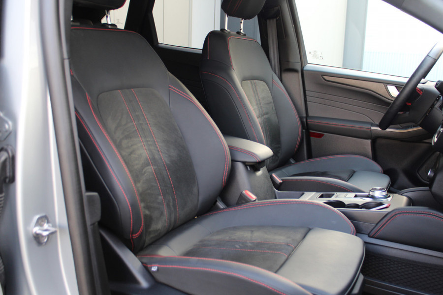 Ford Kuga 2.5-243pk PHEV ST-Line X. Van €. 54.937,- voor €. 43.735,- ! Trekgewicht van 2.100kg ! Elektr. verstelb. AGR stoelen voor, Stoel-, stuur-, voorraam- en achterbank verwarming, Elektr. panorama/schuif-kanteldak , Trekhaak elektr. wegklapbaar, B&O soundsyst. etc.