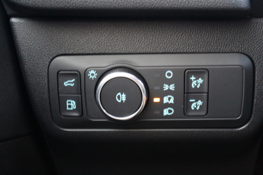 Ford Kuga 2.5-243pk PHEV ST-Line X. Van €. 54.937,- voor €. 43.735,- ! Trekgewicht van 2.100kg ! Elektr. verstelb. AGR stoelen voor, Stoel-, stuur-, voorraam- en achterbank verwarming, Elektr. panorama/schuif-kanteldak , Trekhaak elektr. wegklapbaar, B&O soundsyst. etc.