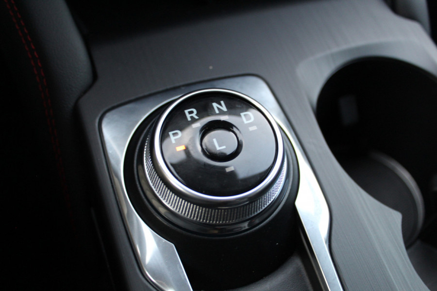 Ford Kuga 2.5-243pk PHEV ST-Line X. Van €. 54.937,- voor €. 43.735,- ! Trekgewicht van 2.100kg ! Elektr. verstelb. AGR stoelen voor, Stoel-, stuur-, voorraam- en achterbank verwarming, Elektr. panorama/schuif-kanteldak , Trekhaak elektr. wegklapbaar, B&O soundsyst. etc.