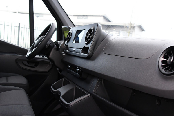 Mercedes-Benz Sprinter 317 1.9 CDI L2H2 RWD AMG Edition Camera, Cruise, Carplay, 170pk, Mistlampen, Multimedia, Automaat, Uniek!