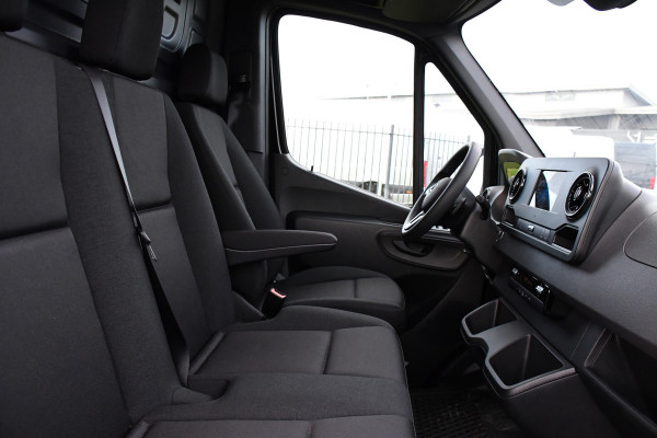 Mercedes-Benz Sprinter 317 1.9 CDI L2H2 RWD AMG Edition Camera, Cruise, Carplay, 170pk, Mistlampen, Multimedia, Automaat, Uniek!