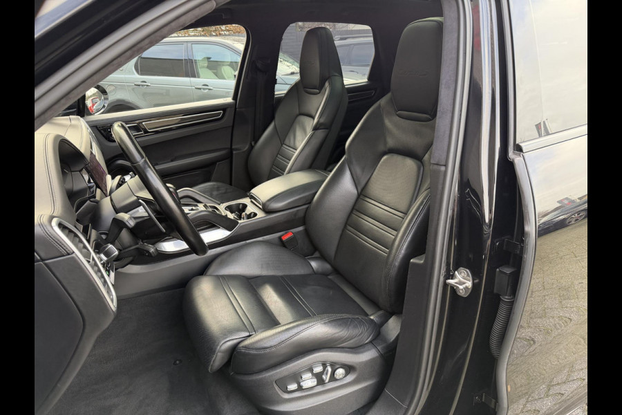 Porsche Cayenne 4.0 Turbo S E-Hybrid 680 PK | Keramische Remmen | Panoramadak | Head-Up Display | 360* Camera | Carbon | Elektrische Trekhaak |