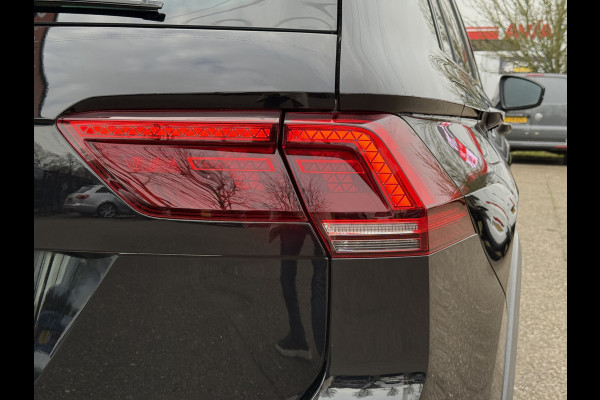 Volkswagen Tiguan 2.0 TDI 4Motion R-line | Grijs kent. | Pano | Virutal | ACC | Trekhaak