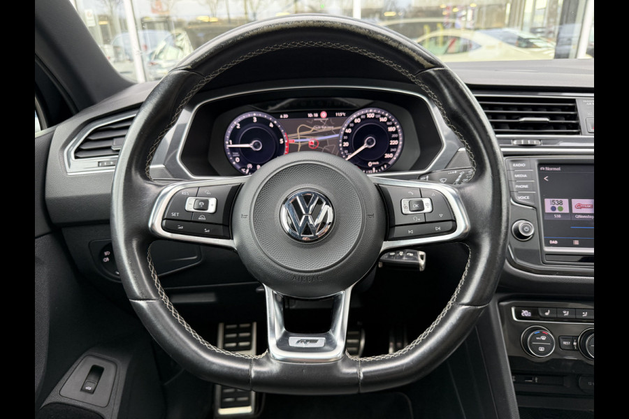 Volkswagen Tiguan 2.0 TDI 4Motion R-line | Grijs kent. | Pano | Virutal | ACC | Trekhaak